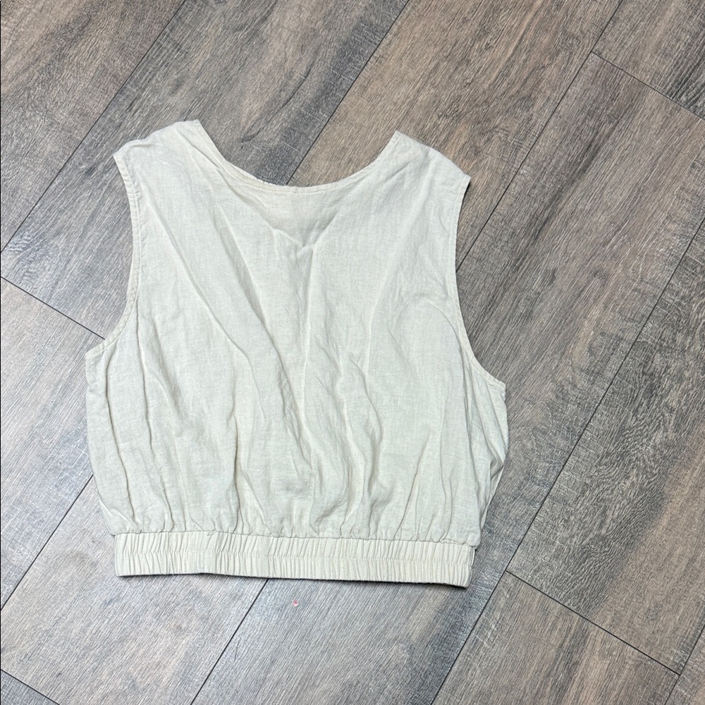 Sleeveless Cropped Linen Blend Tank Top in Light Beige